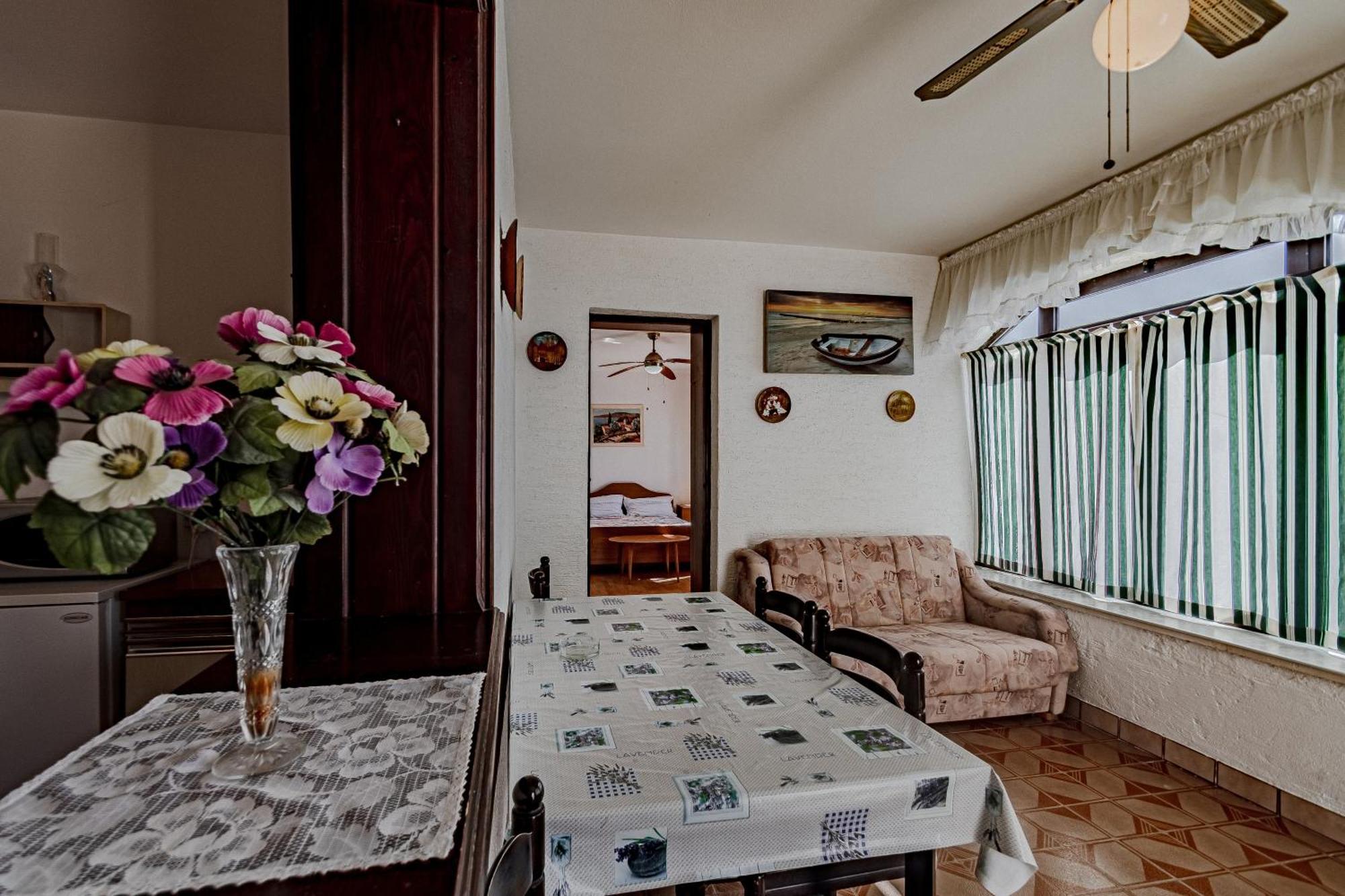 Family Friendly Apartments With A Swimming Pool Zavalatica, Korcula - 183 Quarto foto